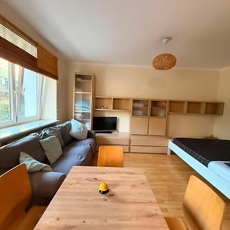 Cozy Close To Centre *